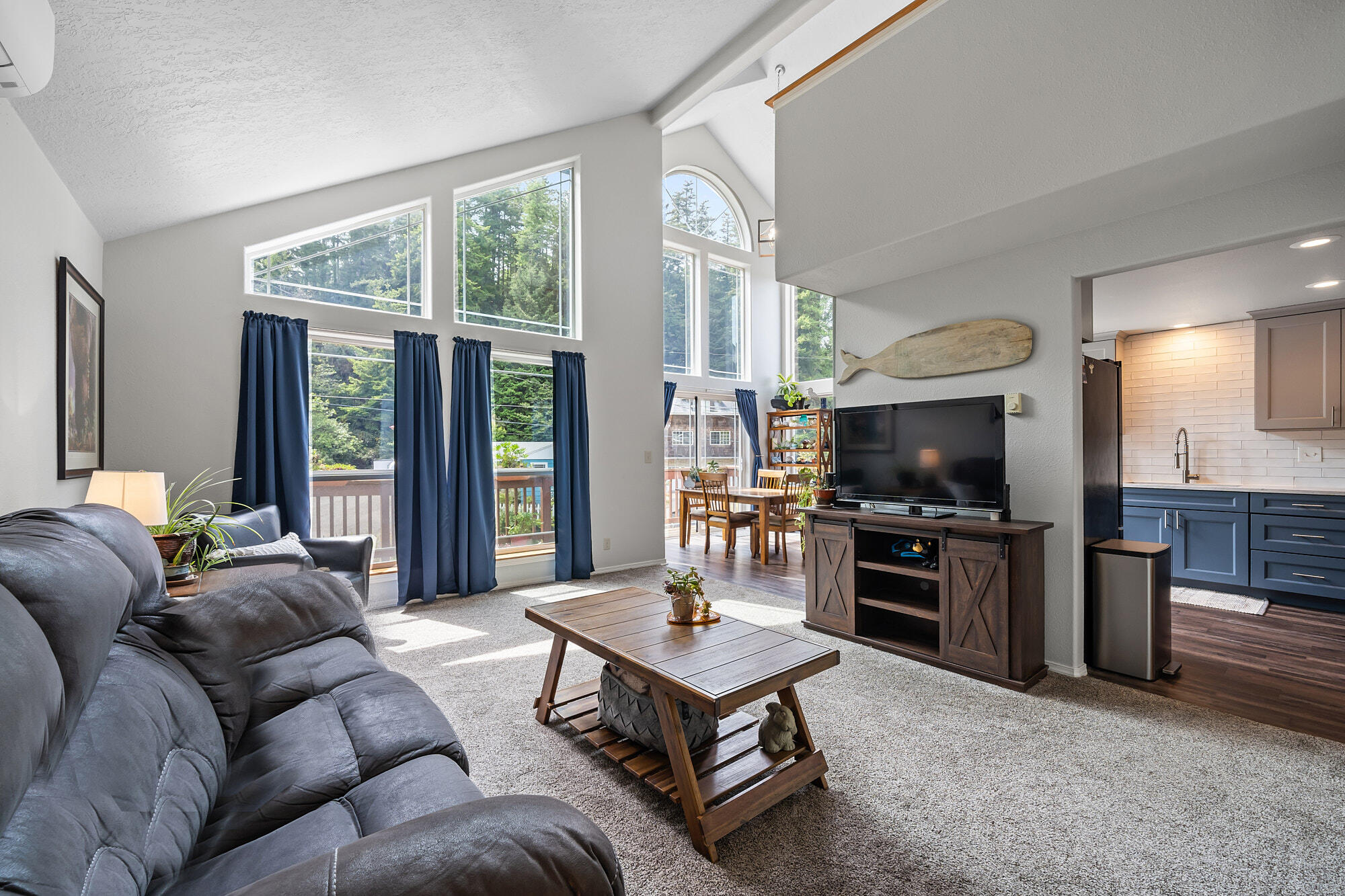1550 Old Netarts Road Tillamook, OR 97141 - Photo 7 of 32 Living room