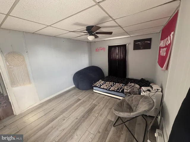 a view of a livingroom with furniture