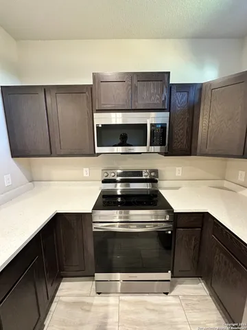 $1,500 | 8303 V. Pisa, Unit 103, San Antonio, TX 78227