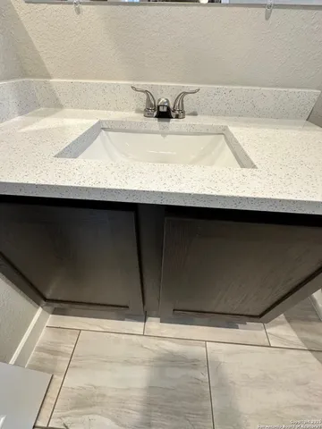 $1,500 | 8303 V. Pisa, Unit 103, San Antonio, TX 78227