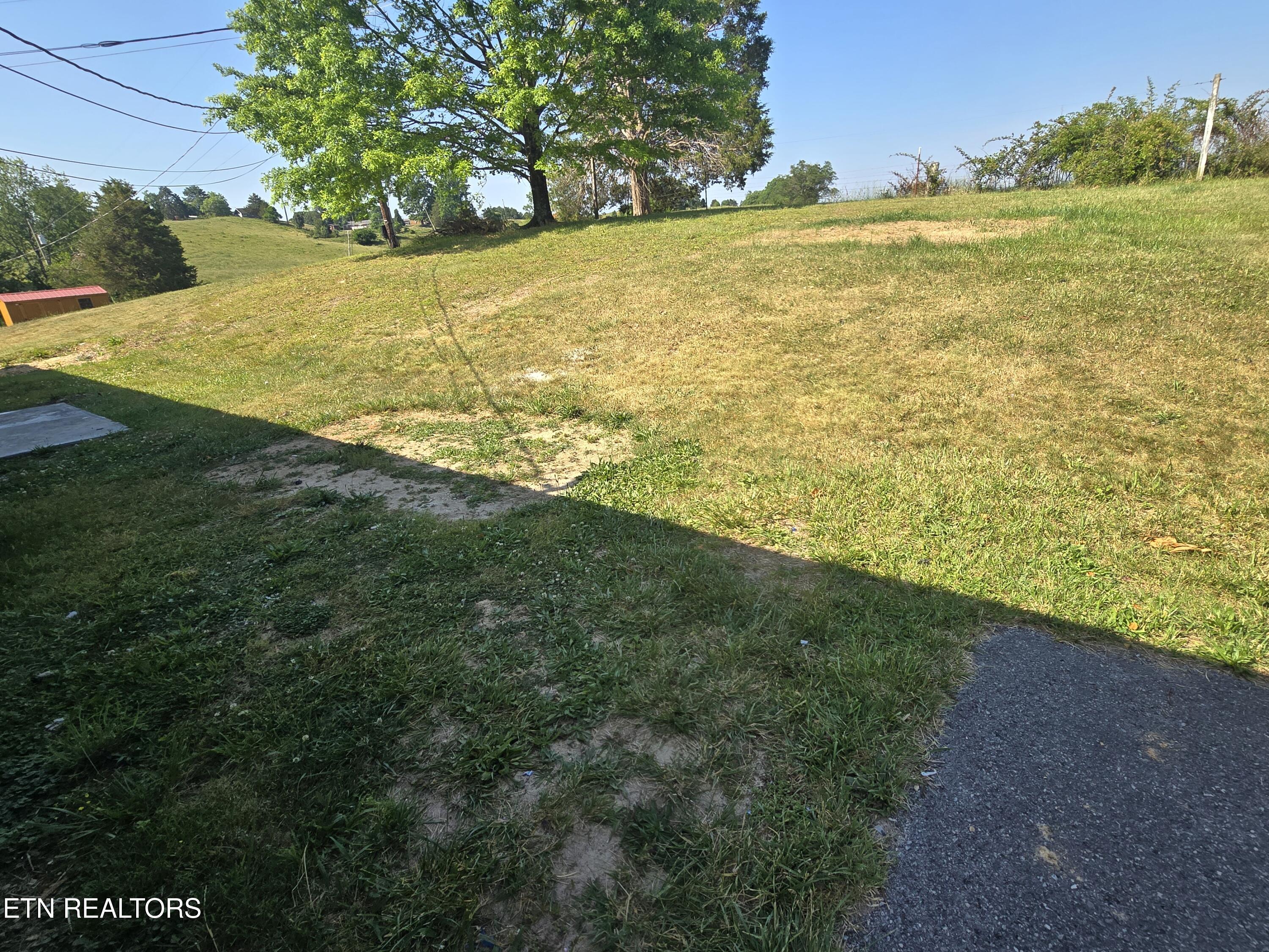 281 Parliament Road Harrogate, TN 37752 - Photo 34 of 38 20260520_102439