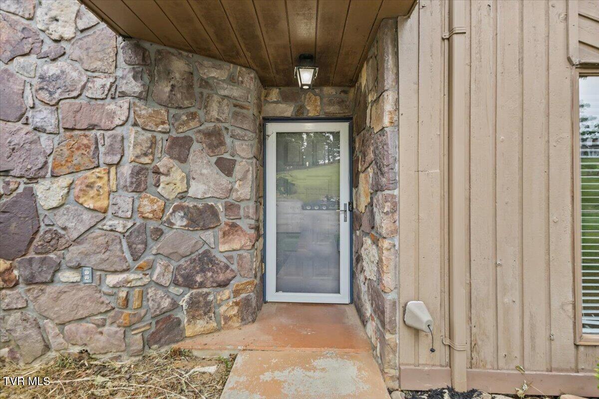660 Fox Meadow Road, Unit 8 Elizabethton, TN 37643 - Photo 3 of 44 06-128A7360