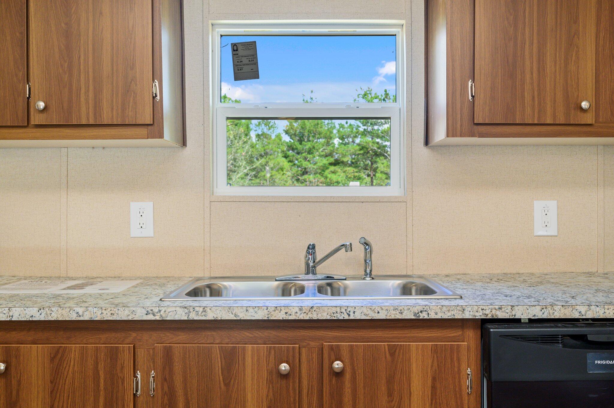 24 Roman Road DeFuniak Springs, FL 32433 - Photo 13 of 37 12-web-or-mls-24 Roman Rd-08