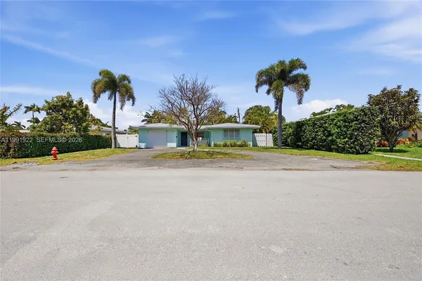 $3,650 | 2725 Southeast 2nd Court, Pompano Beach, FL 33062