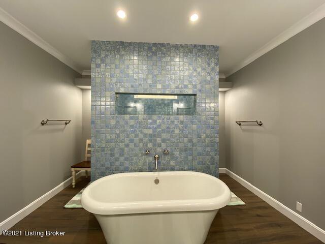 288 Barnes Road Bardstown, KY 40004 - Photo 26 of 59 6 foot soaker tub