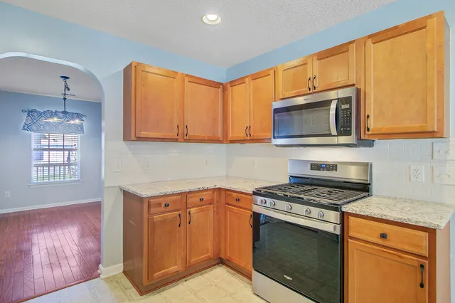 $386,500 | 327 Eagle Ridge Road, Summerville, SC 29485