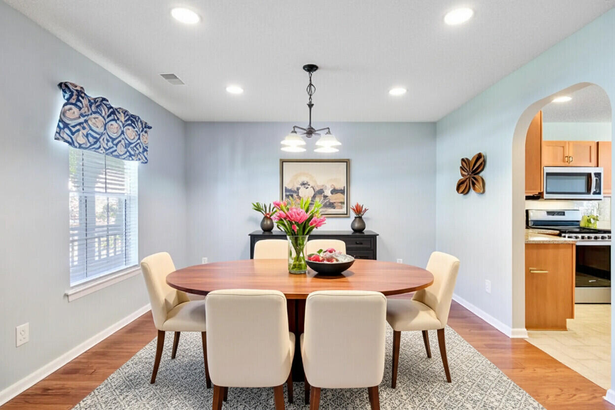 327 Eagle Ridge Road Summerville, SC 29485 - Photo 9 of 45 101_Dining_room_mls