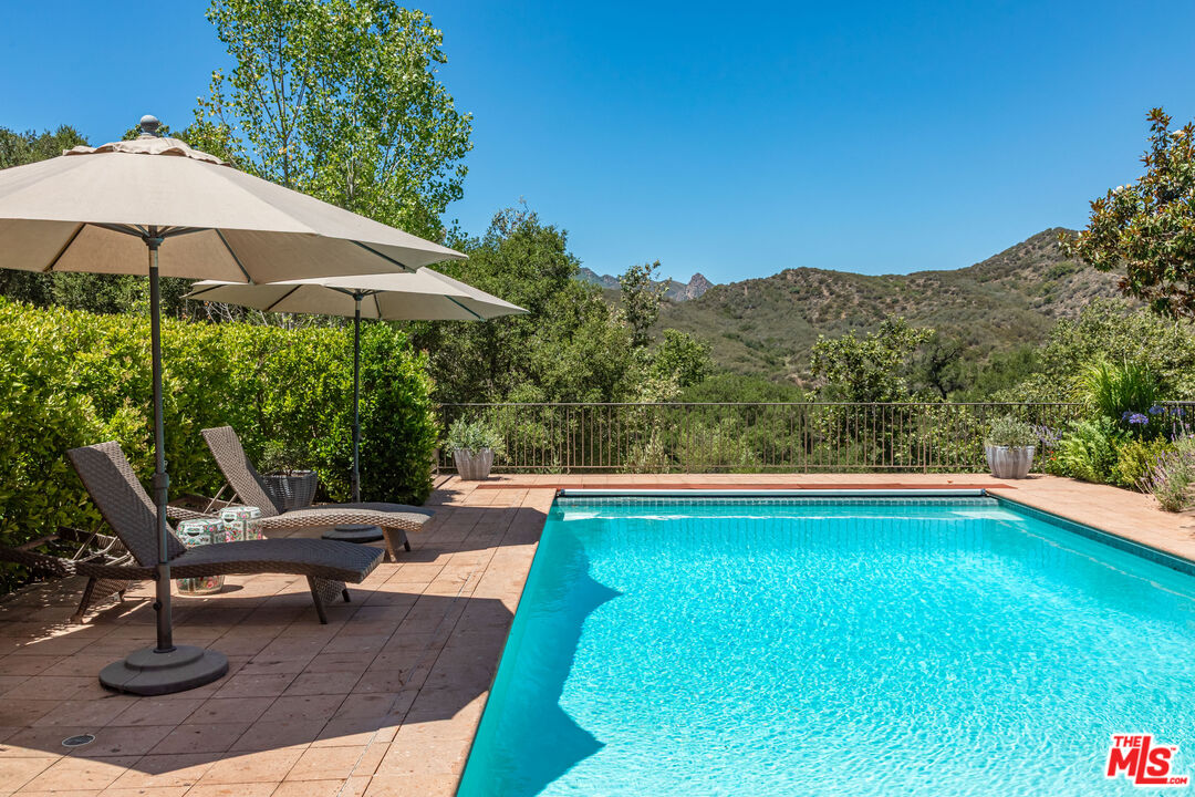 1045 Cold Canyon Road Calabasas, CA 91302 - Photo 22 of 51