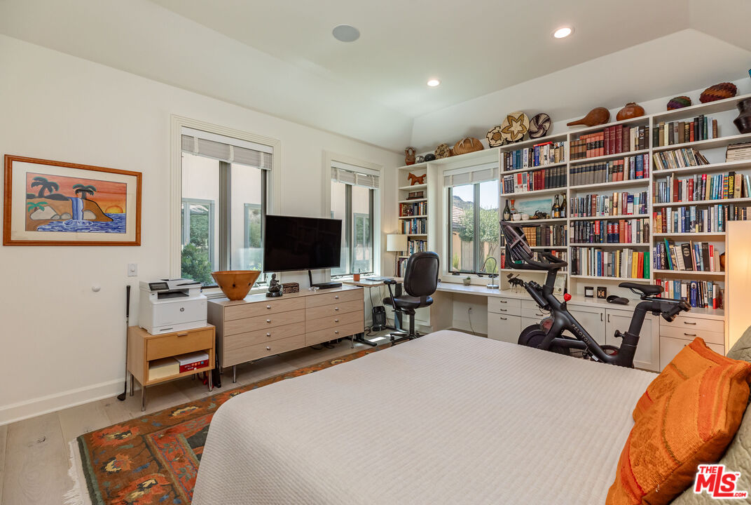 1045 Cold Canyon Road Calabasas, CA 91302 - Photo 33 of 51