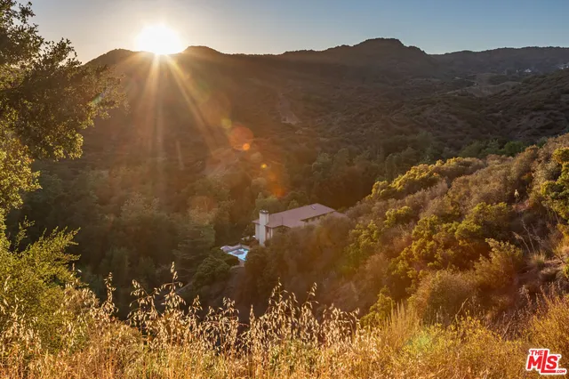 $3,985,000 | 1045 Cold Canyon Road, Calabasas, CA 91302