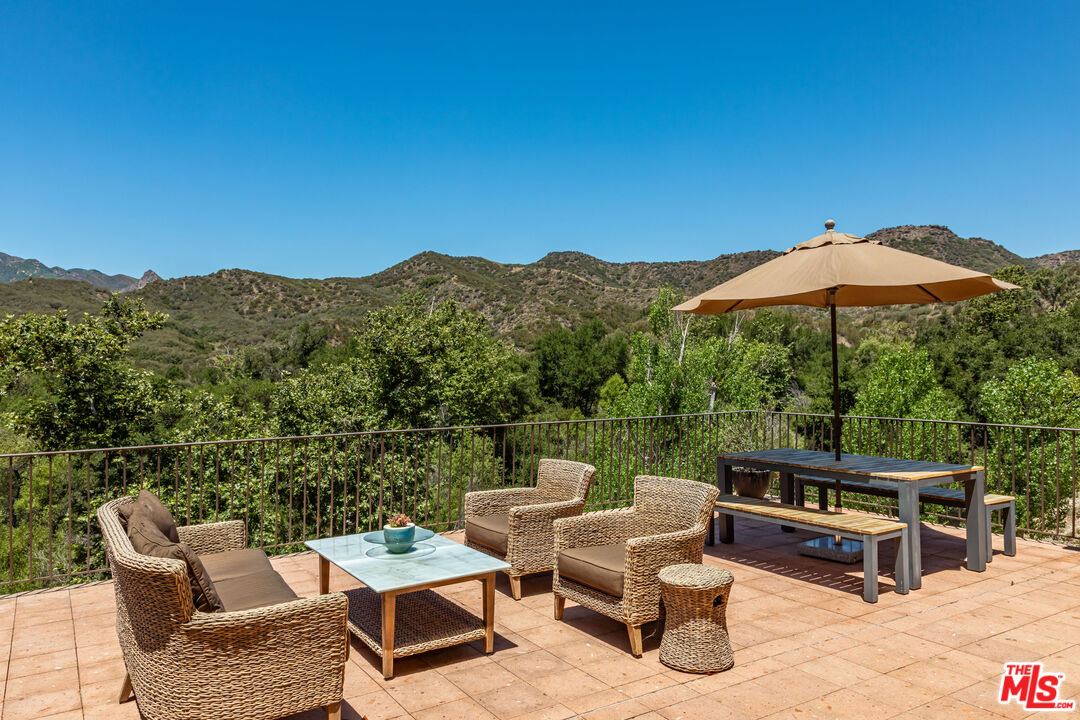 1045 Cold Canyon Road Calabasas, CA 91302 - Photo 7 of 51