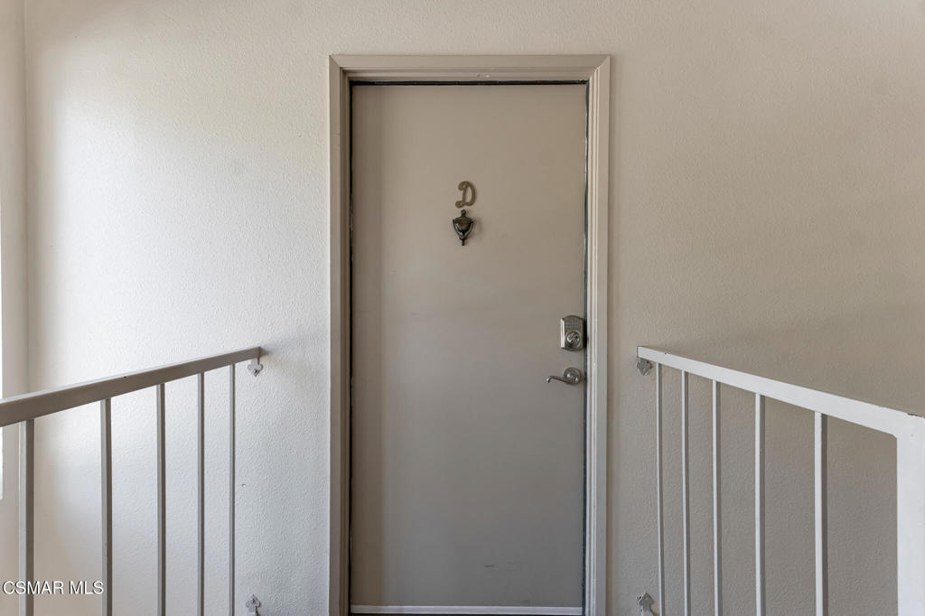 1912 Heywood Street, Unit D Simi Valley, CA 93065 - Photo 40 of 40 a view of a hallway