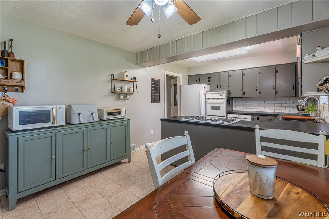 3174 Lockport Road Wheatfield, NY 14132 - Photo 14 of 41