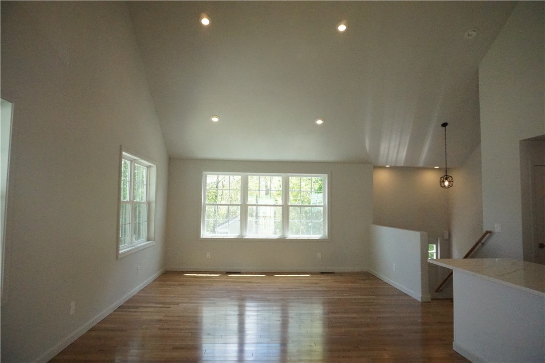 178 Highland Street Cranston, RI 02920 - Photo 10 of 34