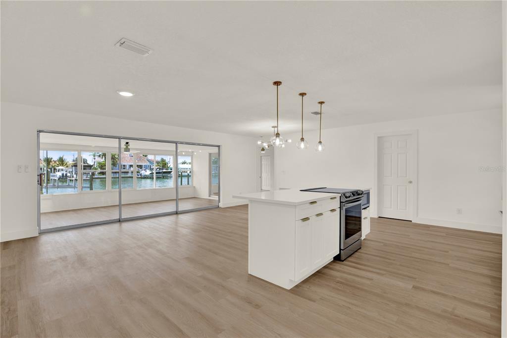 411 Palm Island Northeast Clearwater Beach, FL 33767 - Photo 3 of 20