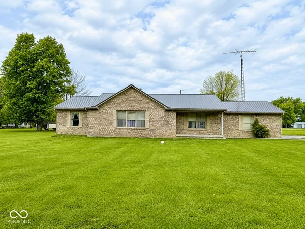 $284,900 | 3664 West Mill Creek Drive, Kingman, IN 47952