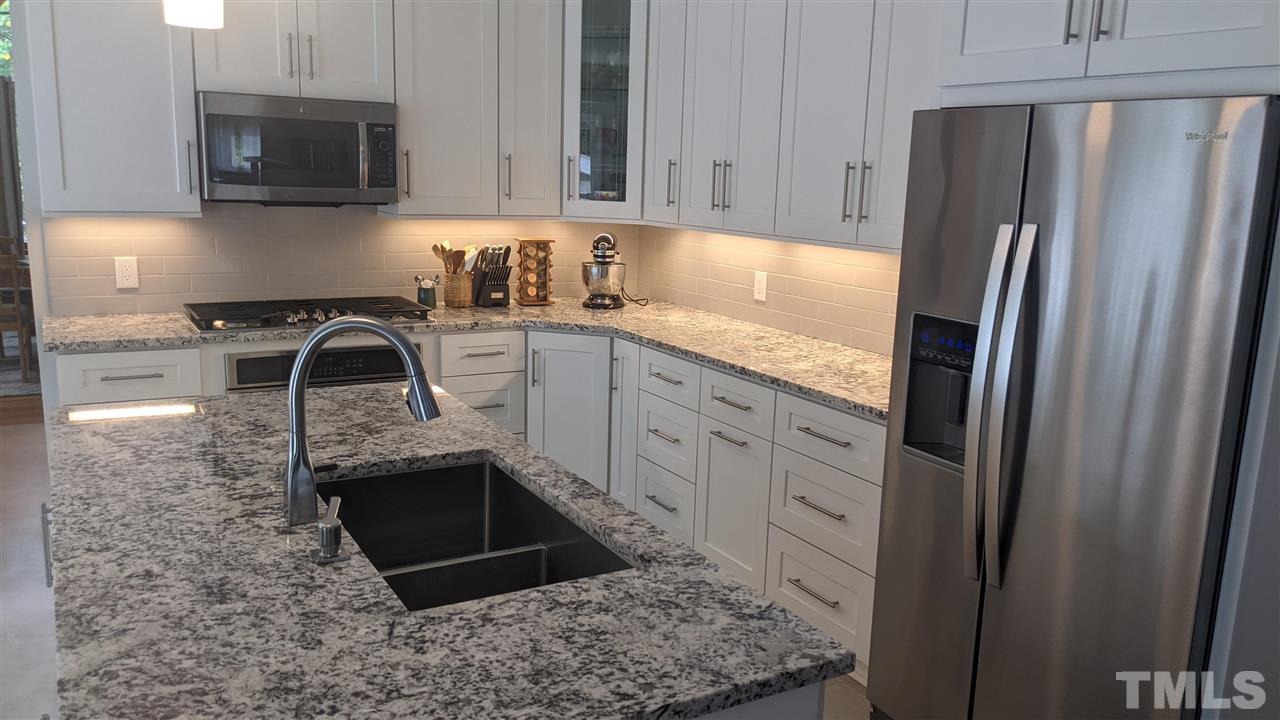 5504 Swiftbrook Circle Raleigh, NC 27606 - Photo 2 of 25 Gallery Image 2