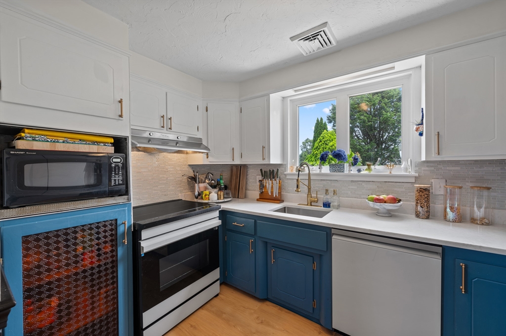 34 Rollinson Road Worcester, MA 01606 - Photo 16 of 34 Gallery Image 16
