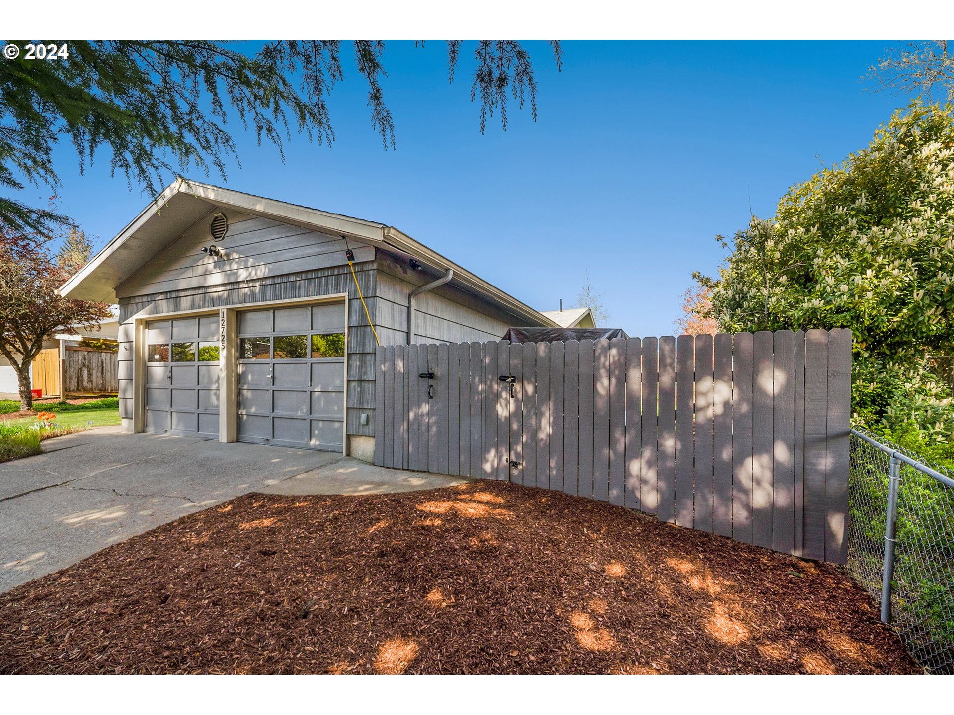 12725 Southwest Rita Drive Beaverton, OR 97005 - Photo 5 of 38 Gallery Image 5