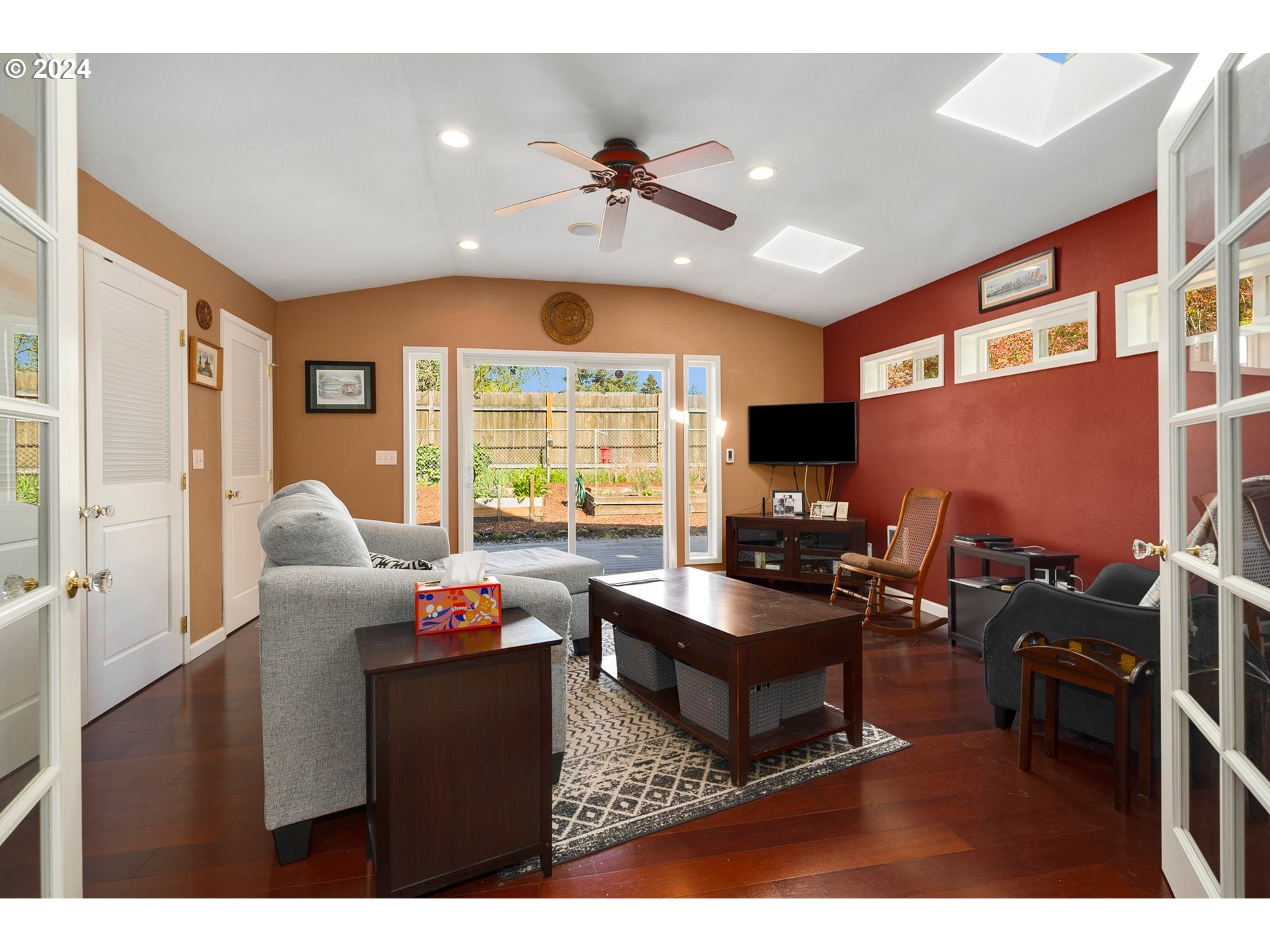 12725 Southwest Rita Drive Beaverton, OR 97005 - Photo 10 of 38 Gallery Image 10