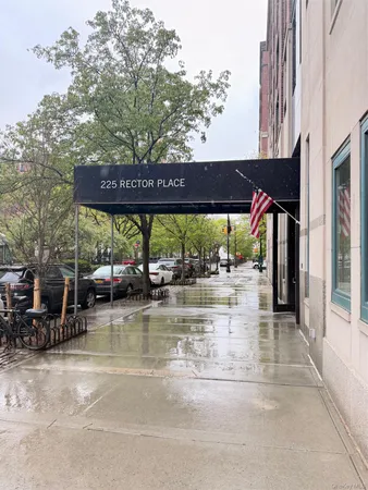 $4,250 | 225 Rector Place, Unit 7E | Battery Park City