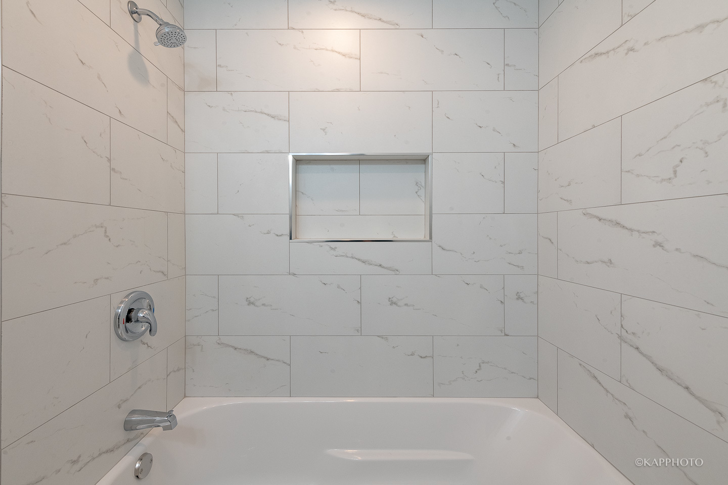 5654 South Princeton Avenue Chicago, IL 60621 - Photo 23 of 29 a bathroom with a shower