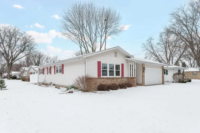 $299,900 | 2003 North Lexington Drive, Janesville, WI 53545