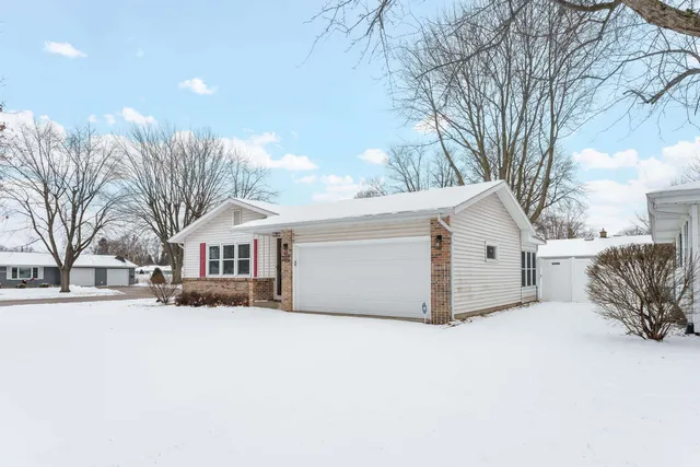 $299,900 | 2003 North Lexington Drive, Janesville, WI 53545
