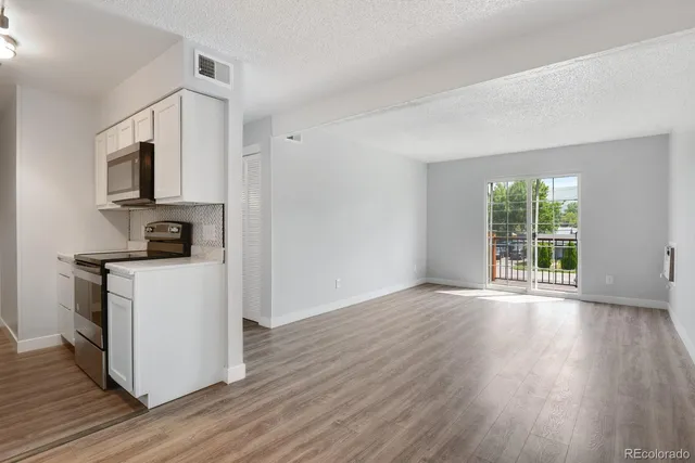 $1,550 | 16359 West 10th Avenue, Unit 6, Golden, CO 80401