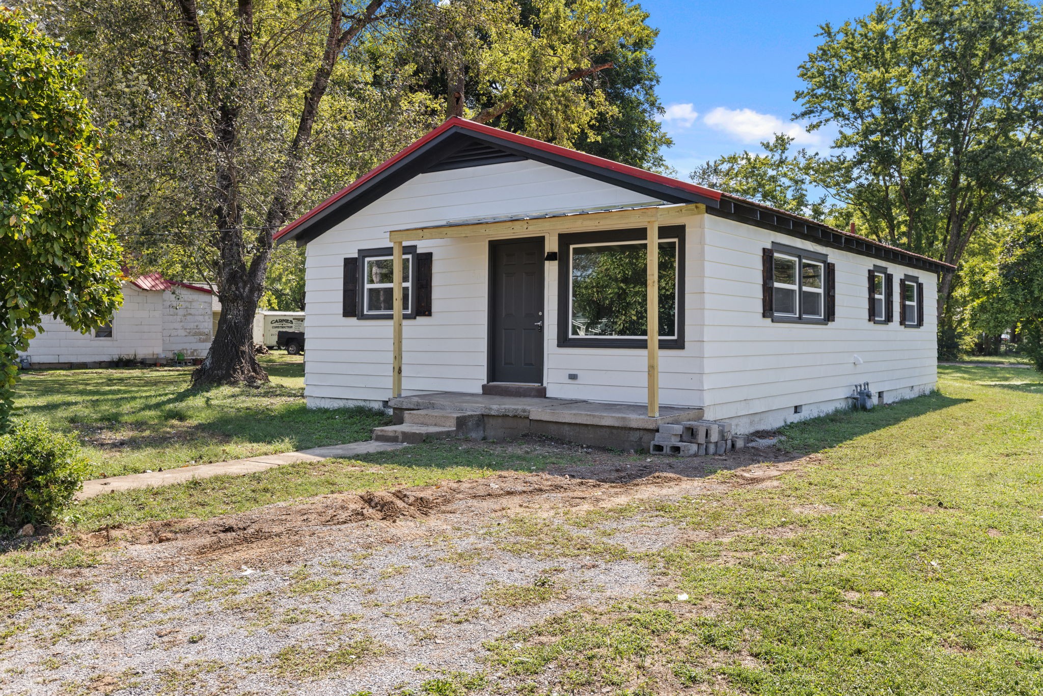 503 5th Street Lawrenceburg, TN 38464 - Photo 9 of 19 a view of a house with backyard