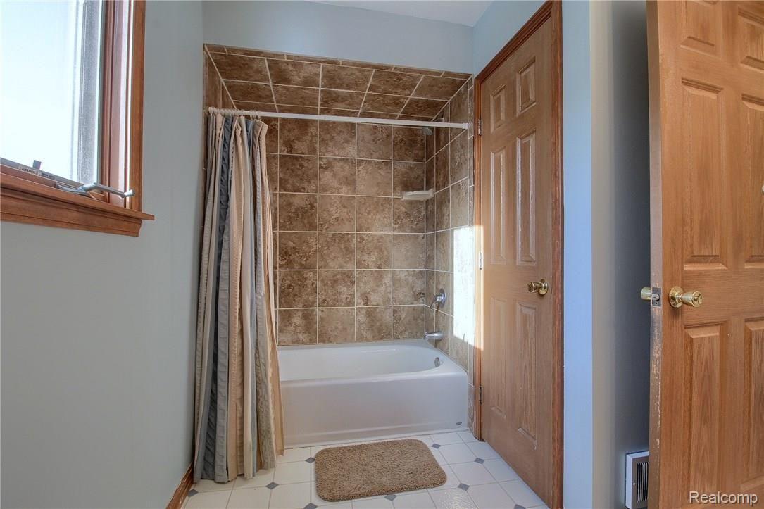 3808 Hosner Road Oxford, MI 48370 - Photo 22 of 36 Full Bath 2nd View
