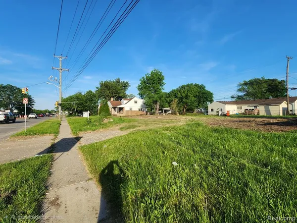 $95,000 | -15 Mile Roa Clintion Township, Clinton Township, MI 48035