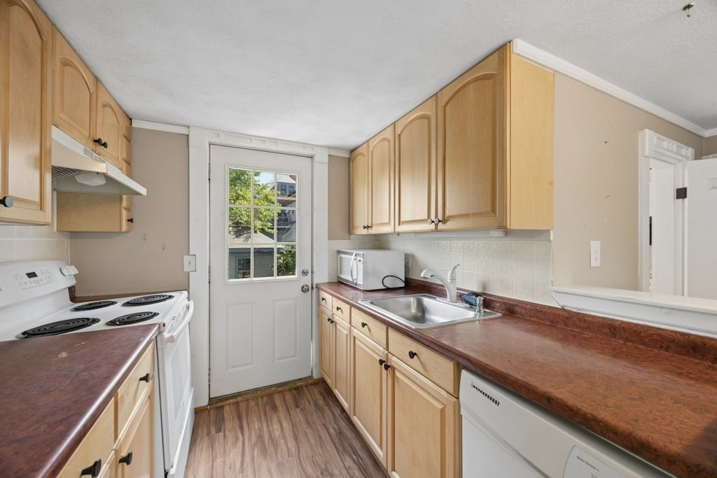 49 Felton Street Hudson, MA 01749 - Photo 27 of 41