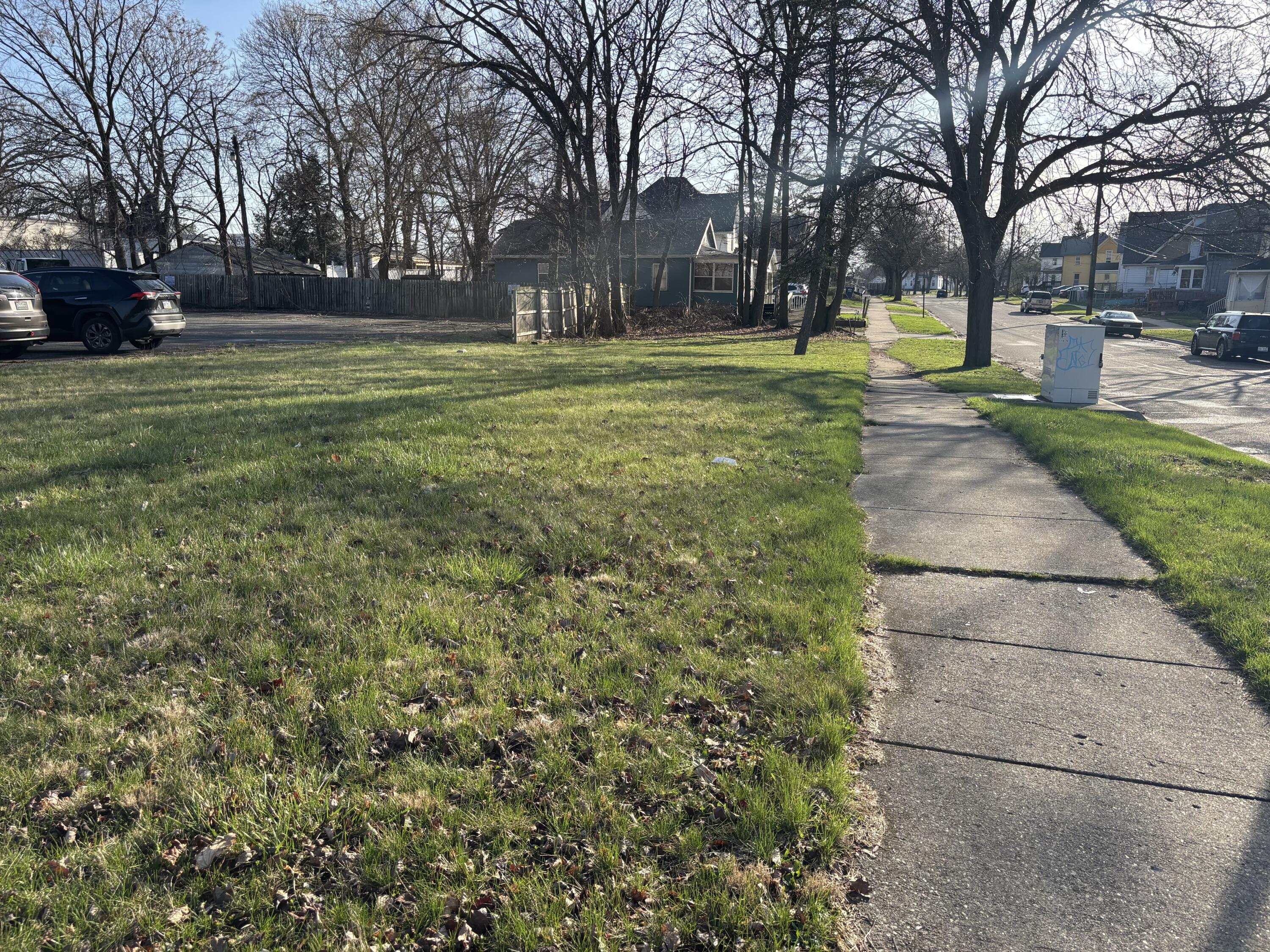 115 Summit Avenue Jackson, MI 49202 - Photo 4 of 7 IMG_4124