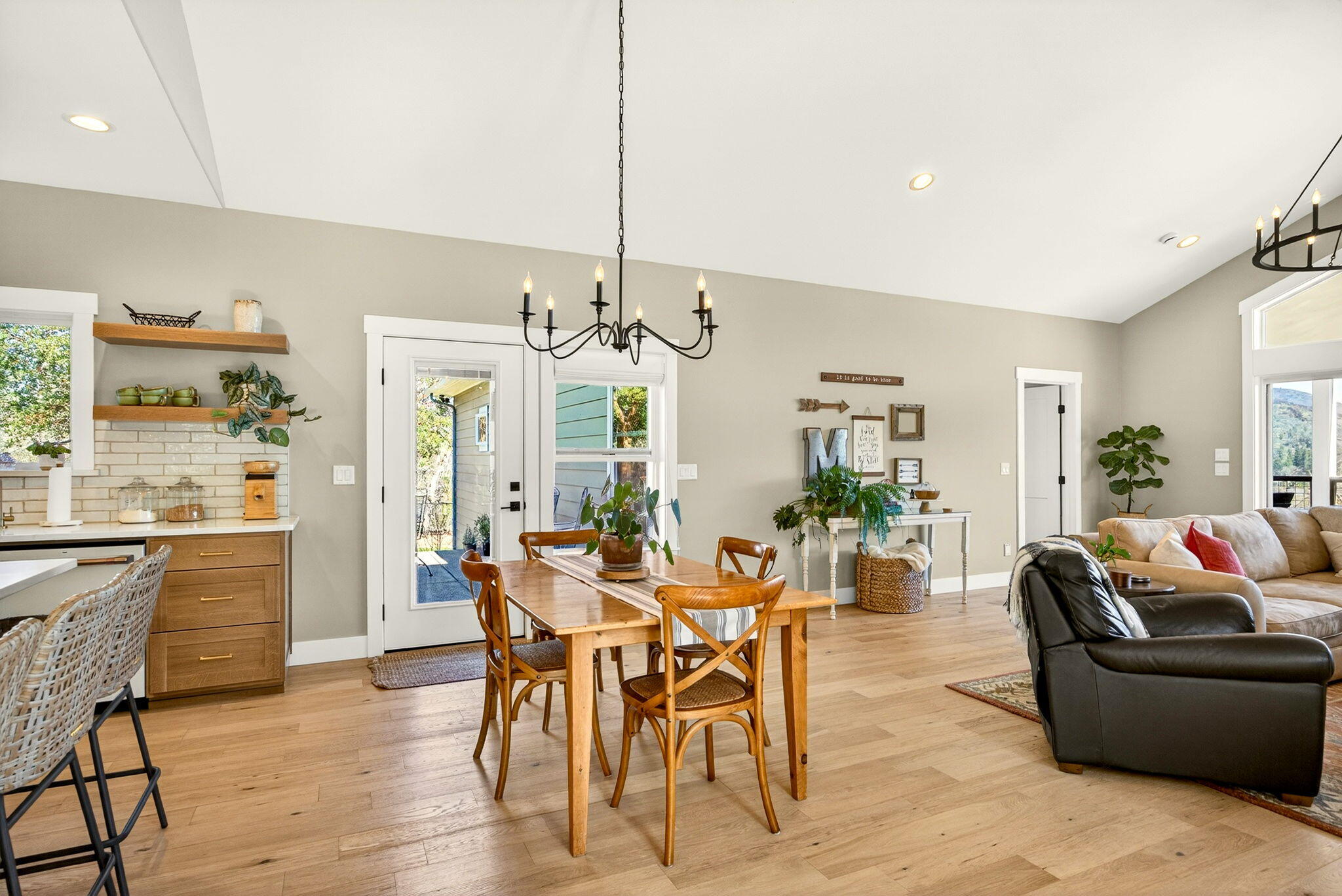 145 Lomas Road Jacksonville, OR 97530 - Photo 75 of 92
