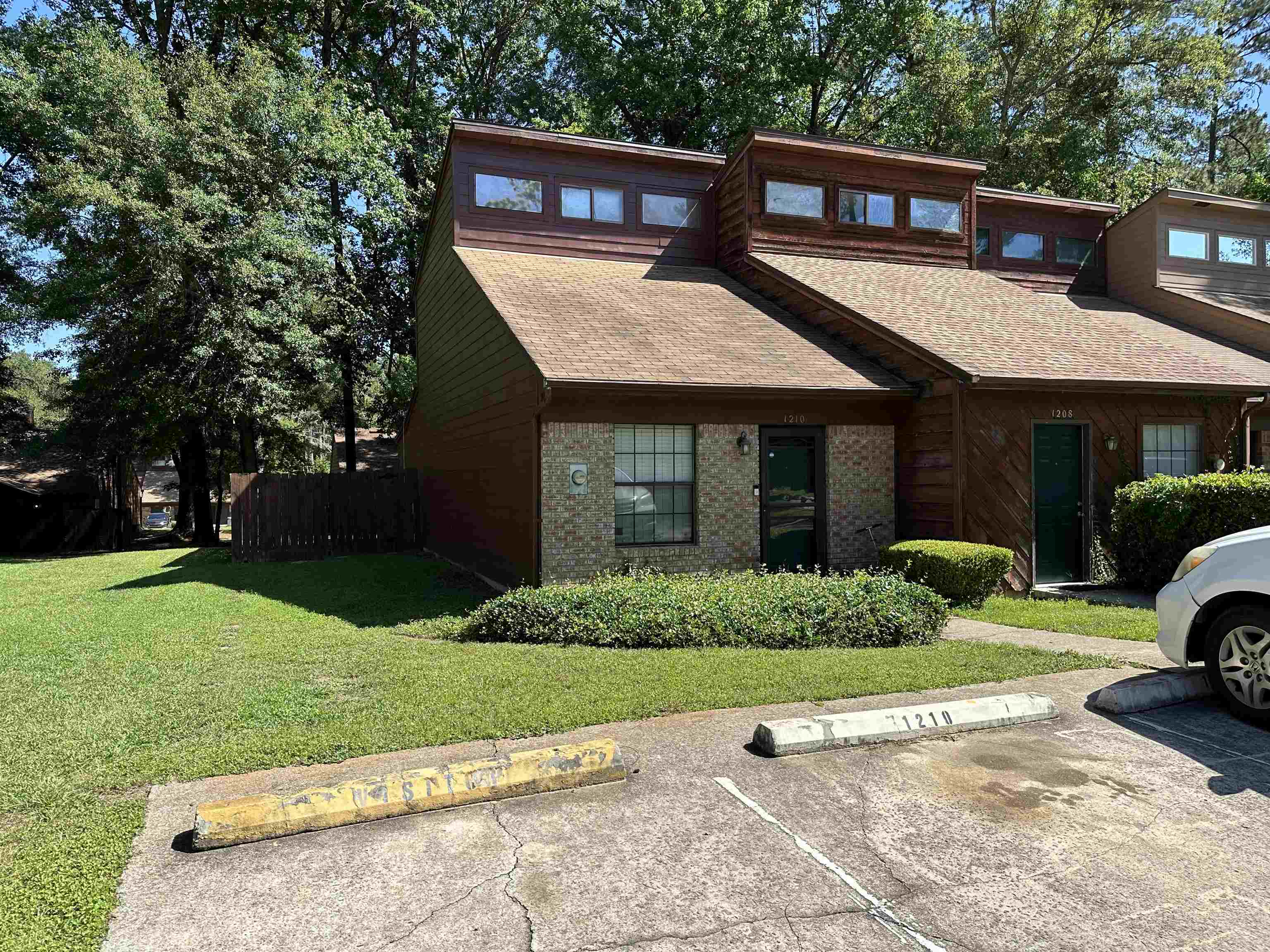 1210 High Road Tallahassee, FL 32304 - Photo 2 of 9