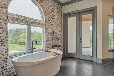 $1,395,000 | 42 Secluded Trail, The Woodlands, TX 77380