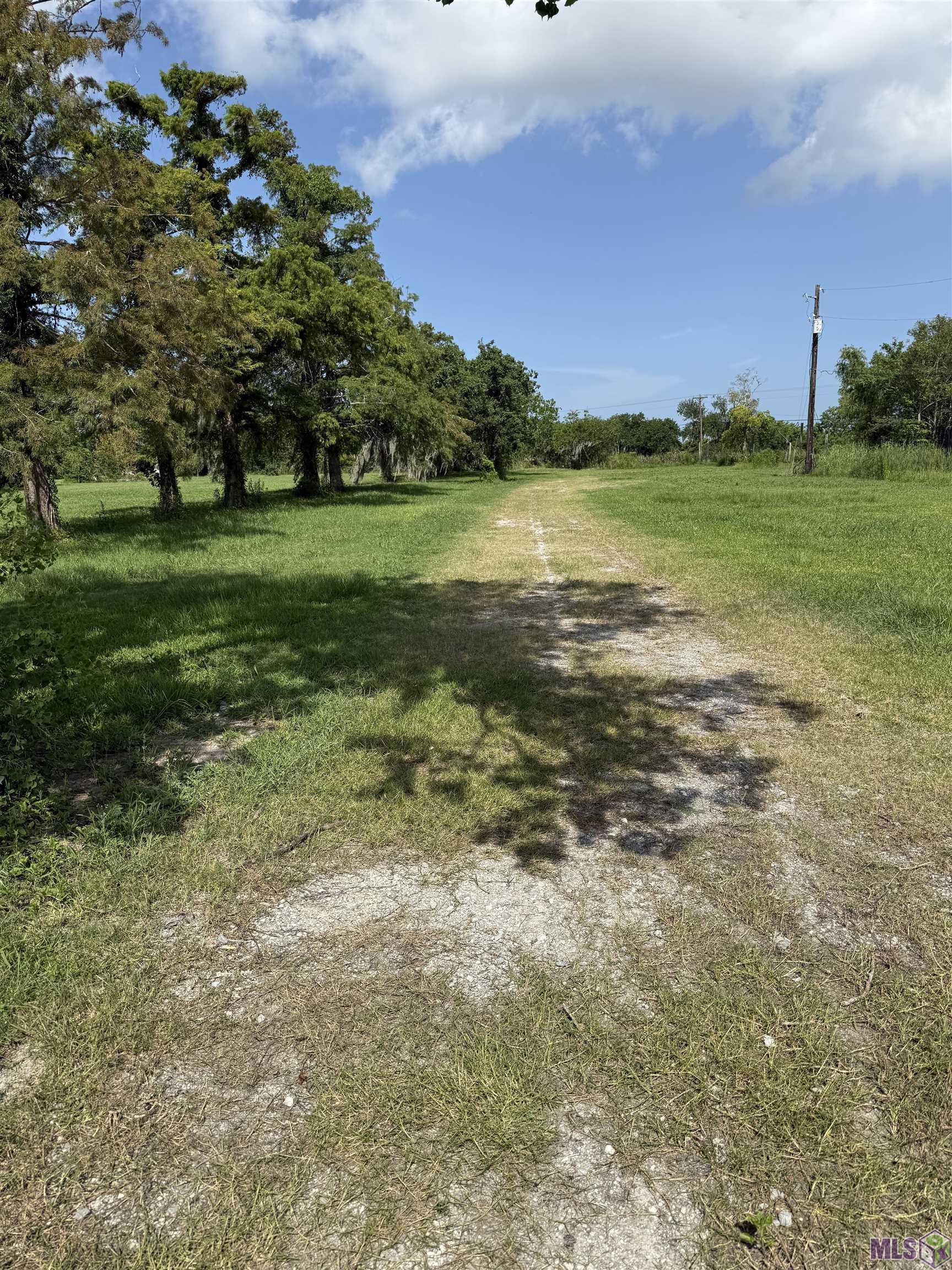 1557 Dr Beatrous Road Theriot, LA 70397 - Photo 3 of 5