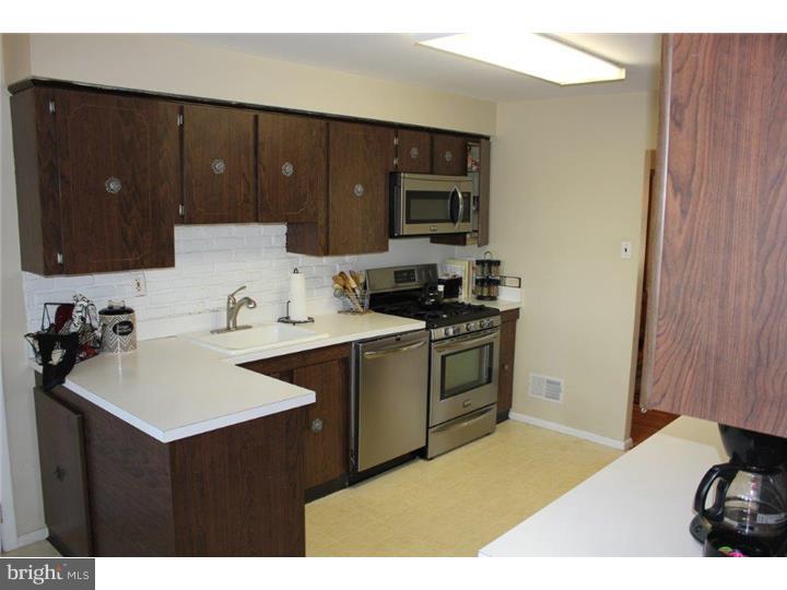 9 Elliott Road Broomall, PA 19008 - Photo 5 of 19 Gallery Image 5