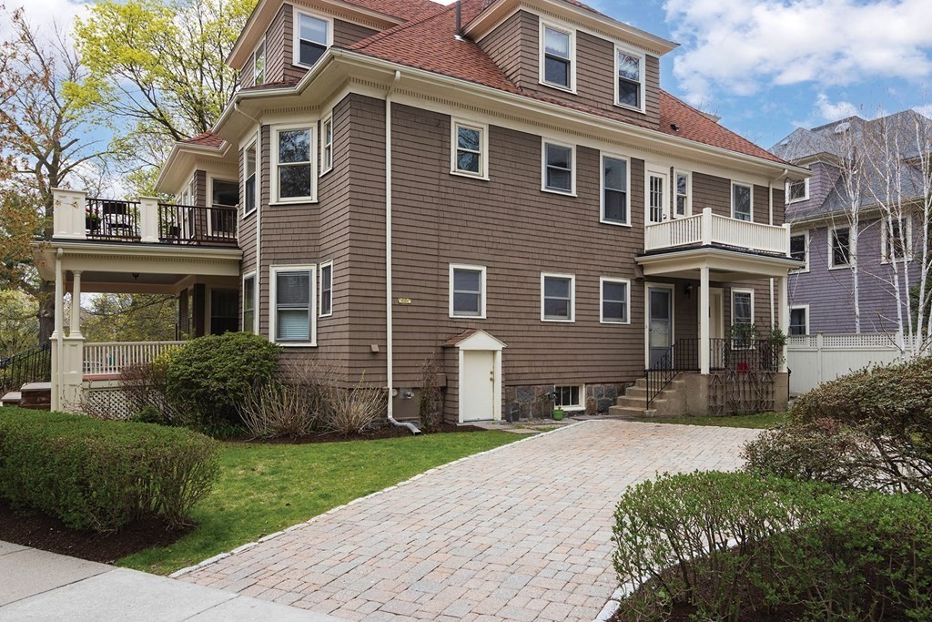 62 Russell Street Brookline, MA 02446 - Photo 18 of 23