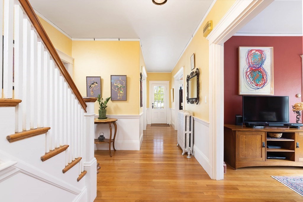 62 Russell Street Brookline, MA 02446 - Photo 4 of 23