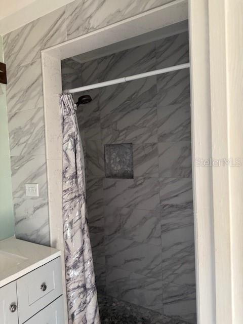 8 Silver Way Ocala, FL 34472 - Photo 19 of 19 a bathroom with a shower and a sink