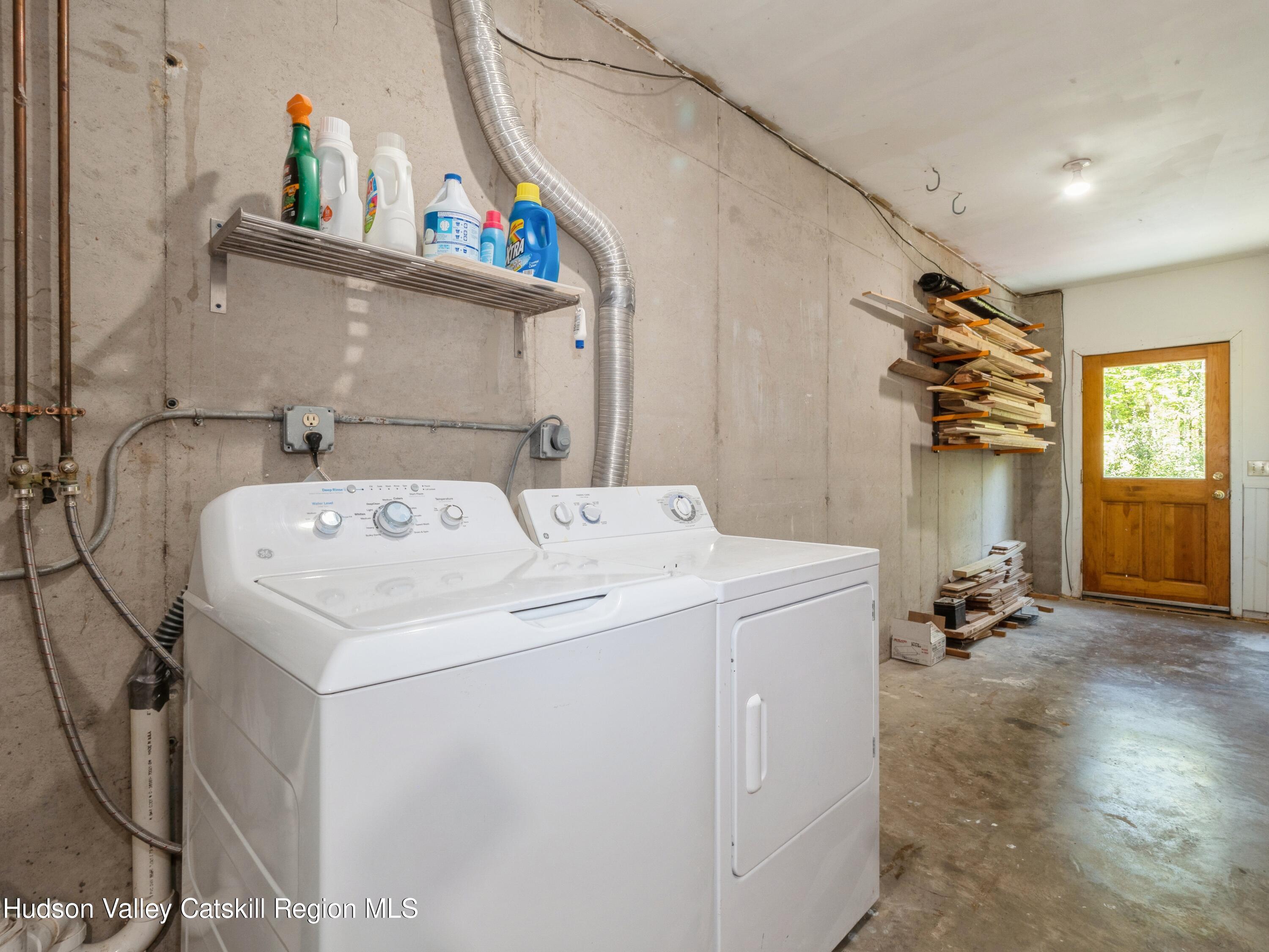 7 Clovewood Road High Falls, NY 12440 - Photo 35 of 41 a utility room with dryer and washer