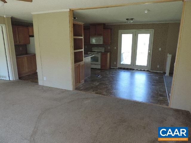 184 Pump Road New Canton, VA 23123 - Photo 3 of 18 Gallery Image 3