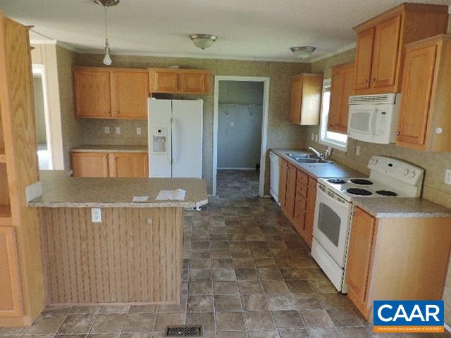 184 Pump Road New Canton, VA 23123 - Photo 7 of 18 Gallery Image 7