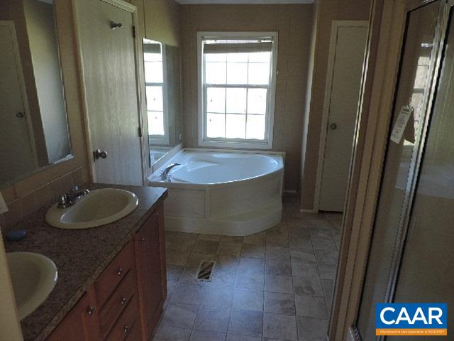 184 Pump Road New Canton, VA 23123 - Photo 9 of 18 Gallery Image 9