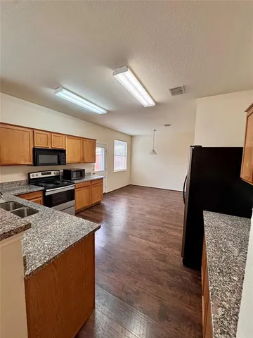 $2,500 | 1708 Cliffrose Lane, Lewisville, TX 75067