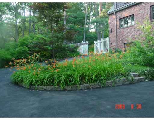 77 Reservoir Road Quincy, MA 02170 - Photo 6 of 29 Gallery Image 6