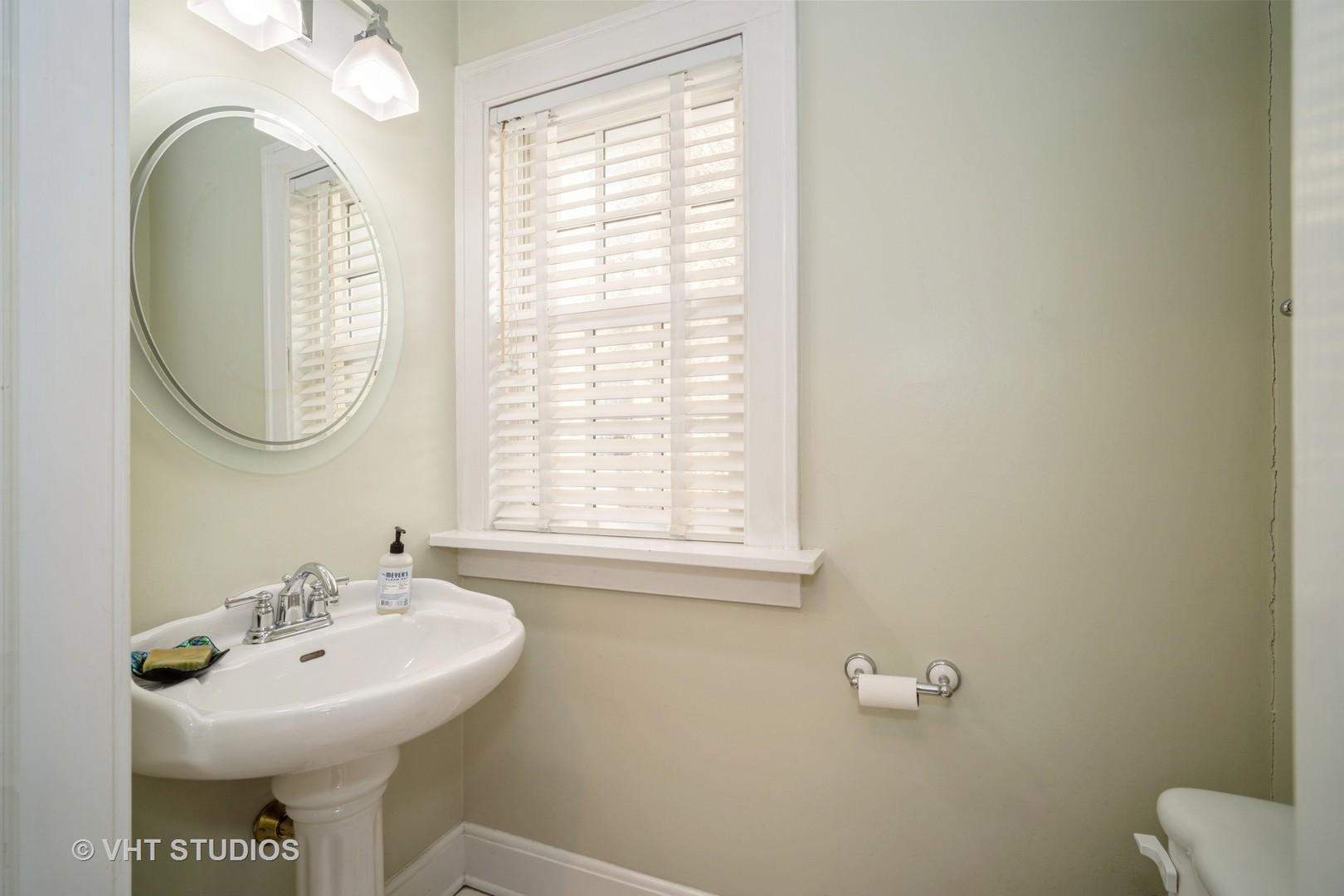 2117 Illinois Road Northbrook, IL 60062 - Photo 13 of 30