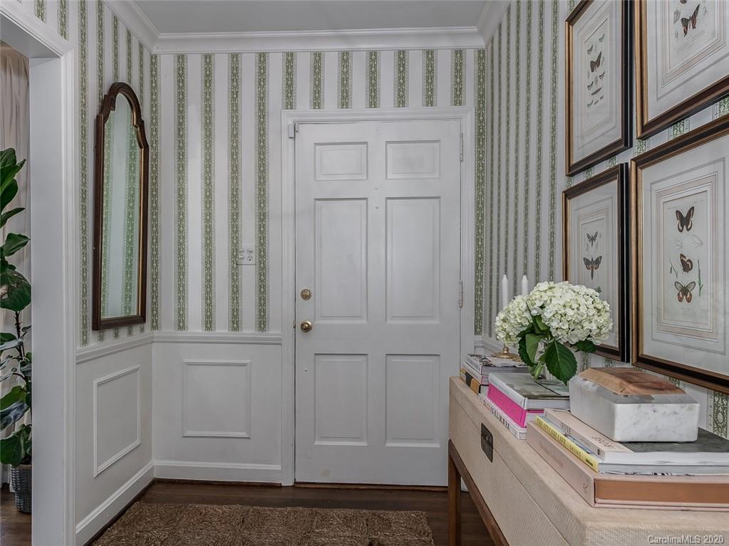 511 Meadowbrook Road Charlotte, NC 28211 - Photo 3 of 30 Gallery Image 3